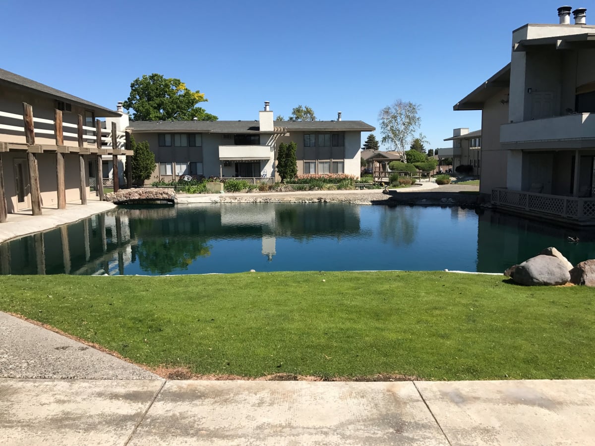 Photos and Video of Lakeside Apartments in Kennewick, WA